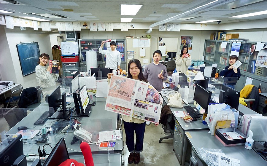 日本大学新聞社、2、3年生の編集部員
