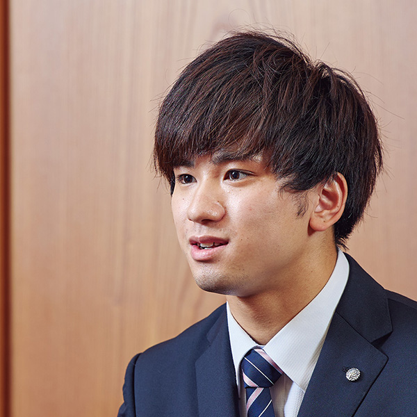 「全力で挑戦する姿勢があれば、結果はついてくると思う」と力強く語った伊藤選手。