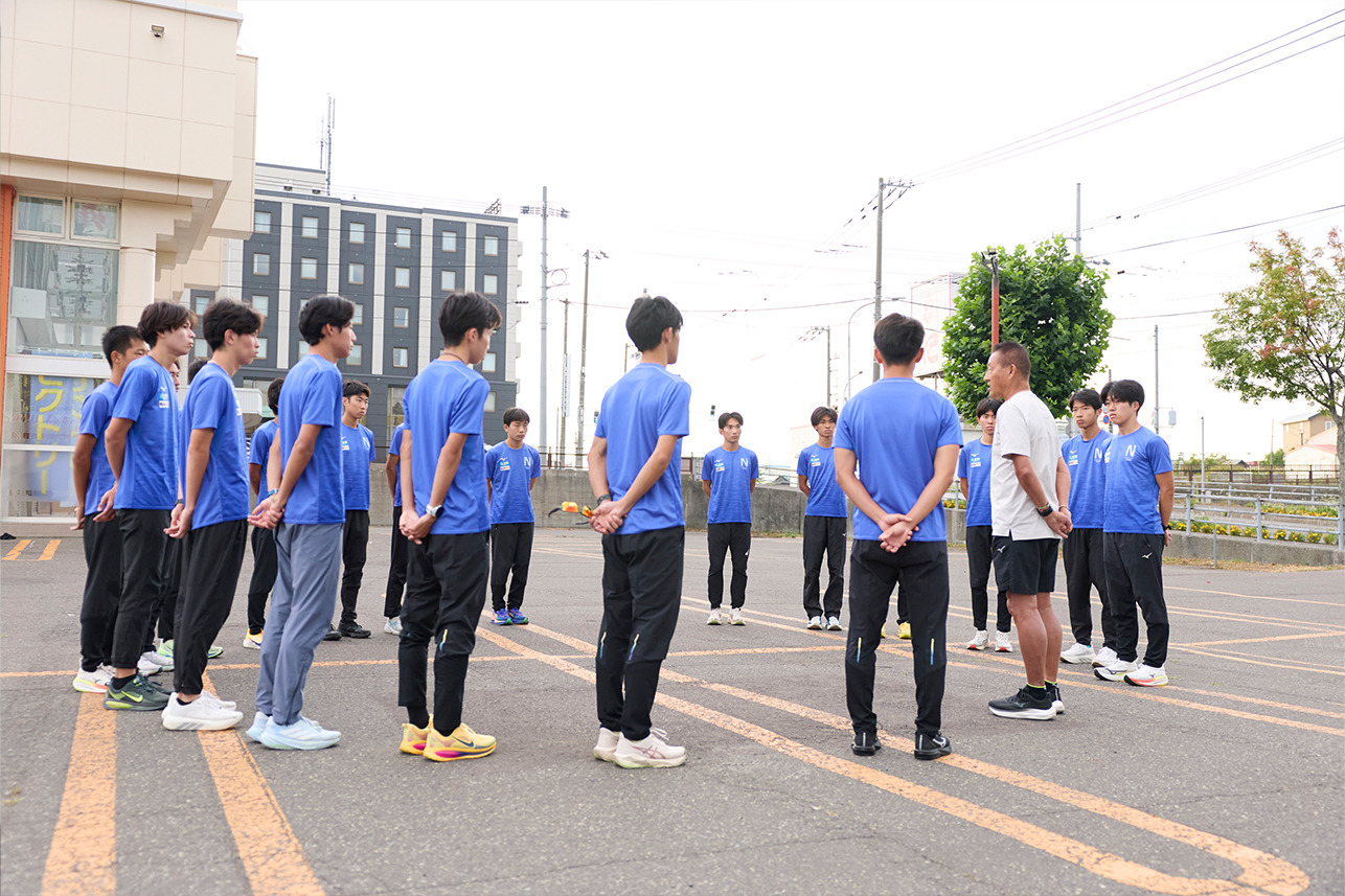練習開始前には必ず新監督が話をして、選手たちを引き締める【日本大学】