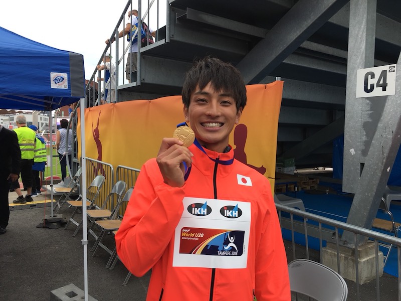 競技スポーツ学科2年の橋岡優輝君がＵ20世界陸上競技選手権大会（男子走幅跳）で金メダルを獲得しました。